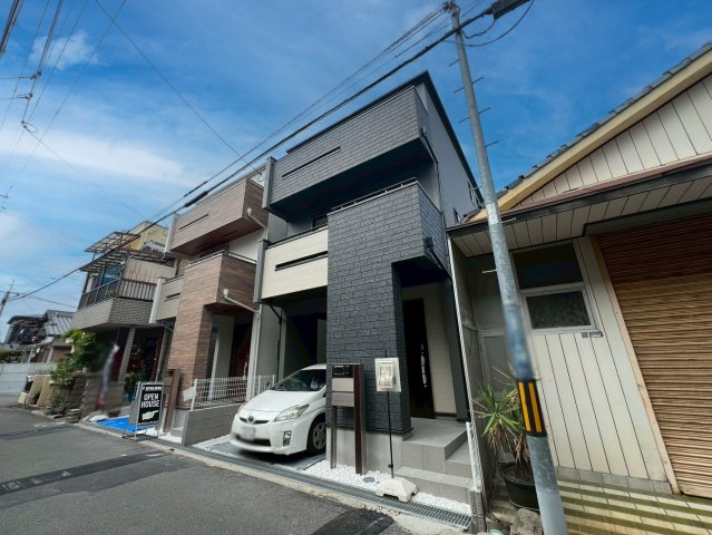 東大阪市大蓮東1丁目の外観|2025年10月の3LDK新築戸建です！外観からプライベートが守られた造りで安心して新生活を送れます◎