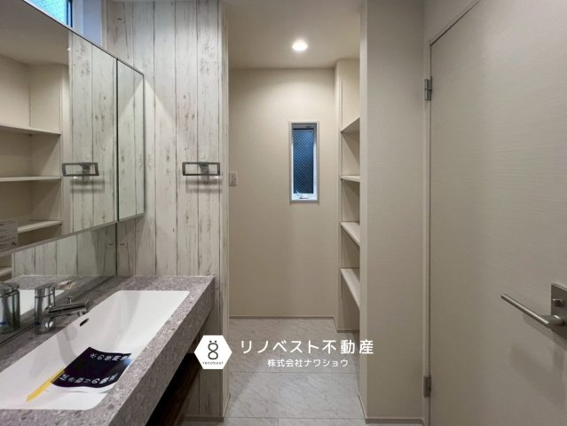 東大阪市大蓮東1丁目のトイレ|白を基調としたシンプルなトイレで清潔感があります◎
