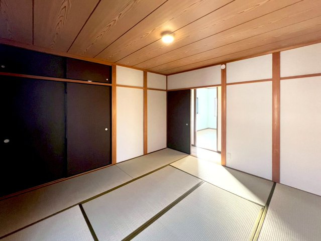 東大阪市御厨栄町2丁目の和室|3階にある和室はゲストルームとしてもおススメです！押入れもあるので布団など収納するに便利です◎