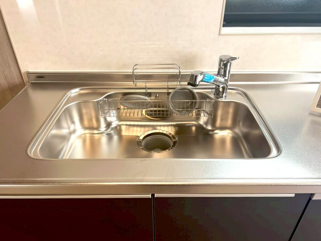 東大阪市御厨栄町2丁目のキッチン|スポンジ置き場も設置されているので新しく買う必要がなくて便利ですね！