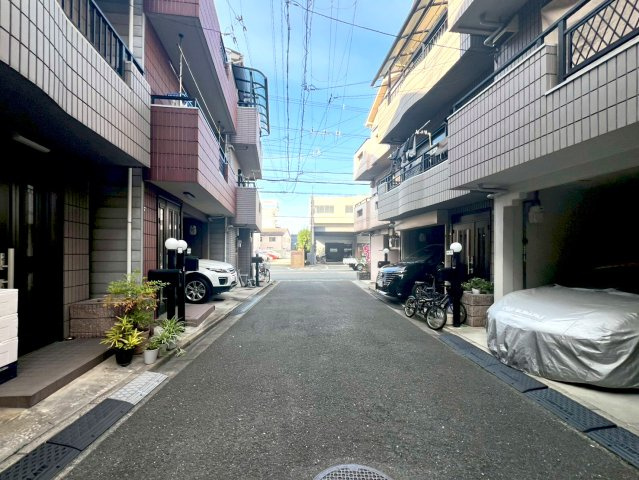 東大阪市御厨栄町2丁目の前面道路含む現地写真|前面道路は4ｍ超えているので駐車も楽々です♪