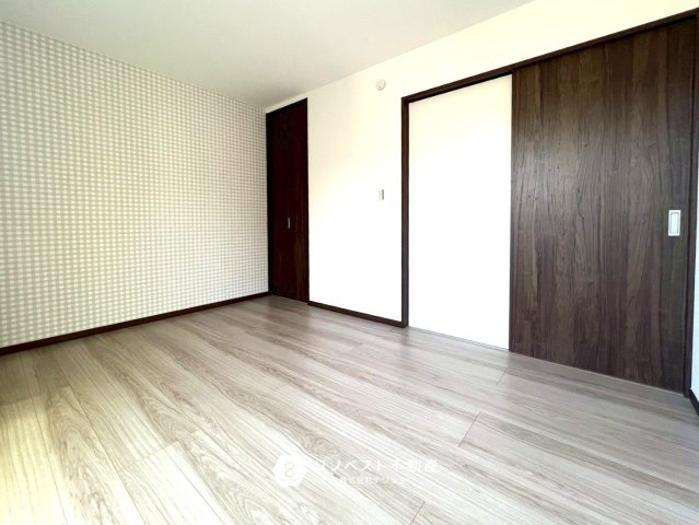東大阪市日下町8丁目戸建の洋室|全洋室フローリングでお掃除ラクラク♪