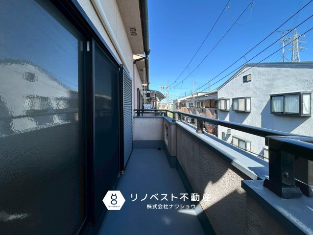 東大阪市稲葉1丁目中古戸建のバルコニー|２面バルコニーでお洗濯物が多い日も安心です◎