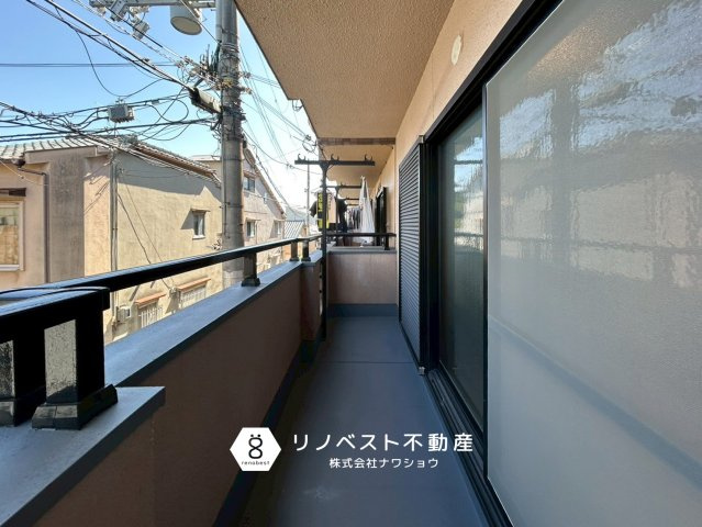 東大阪市稲葉1丁目中古戸建のバルコニー|東向きバルコニーで朝日が差し込み気持ちの良い朝を迎えられます♪