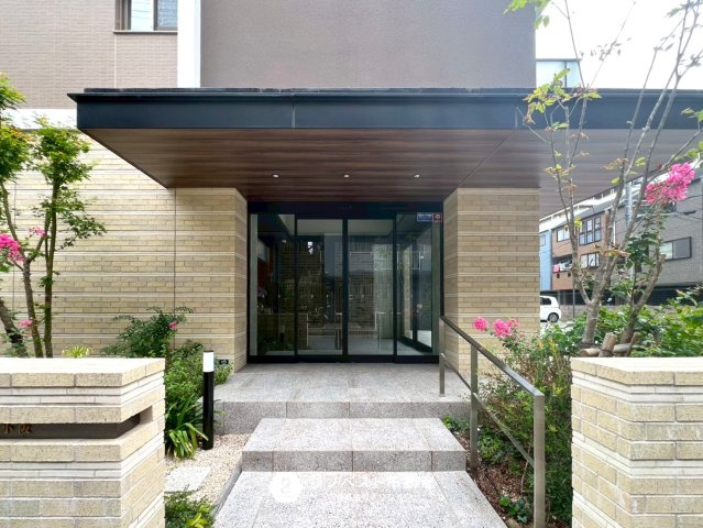 ブランニード河内小阪のロビー|お洒落なロビーは清掃が行き届いており綺麗です！