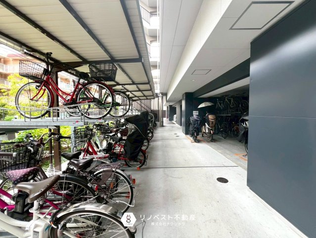 ブランニード河内小阪の駐車場|駐車場空き要確認。