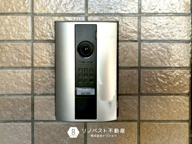 藤和東石切ホームズ見晴らしの丘の防犯設備|カメラ付きのインターホンなので事前に訪問者を確認できるのでセキュリティー面も安心です♪