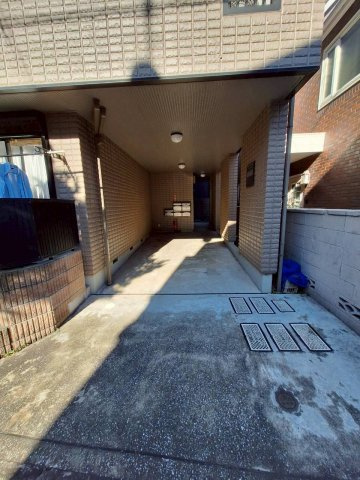 メゾンノーヴェの駐車場