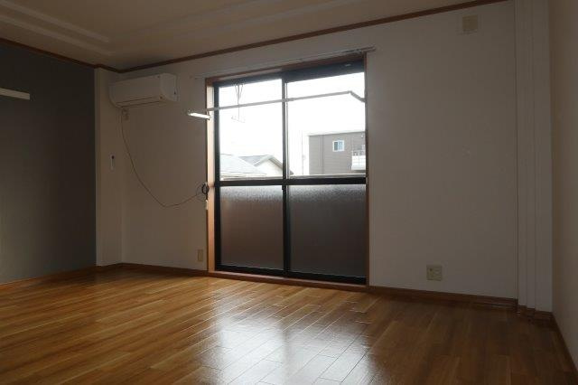 パークサイドの居間・リビング|洋室