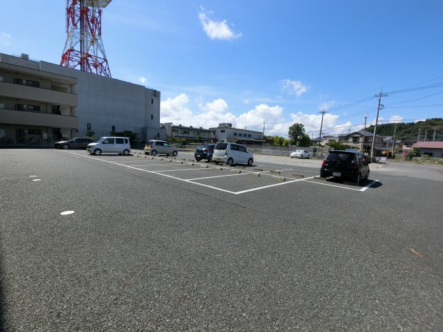 【駐車場】