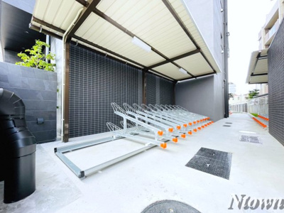 【駐車場】 | メイクスWアート浅間町 | 駐車場があるので、車を買う予定の方も安心です