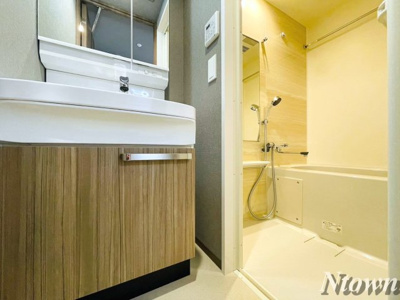 【洗面所】 | メイクスWアート浅間町 | 広い洗面スペース