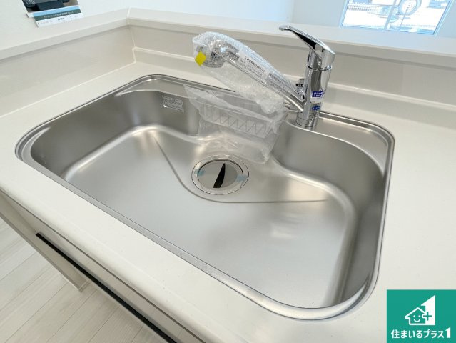 東近江市林田町　第1・2期　新築一戸建ての設備|洗い物も楽にできる、広々シンク！