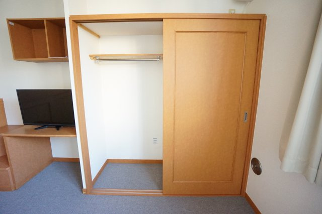 レオパレストレランスの収納