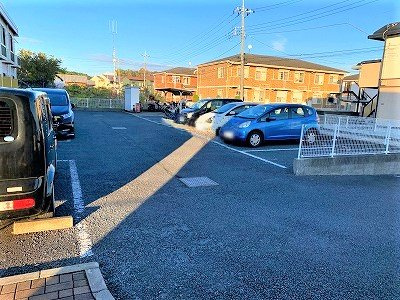 レオパレスONOの駐車場|画像8