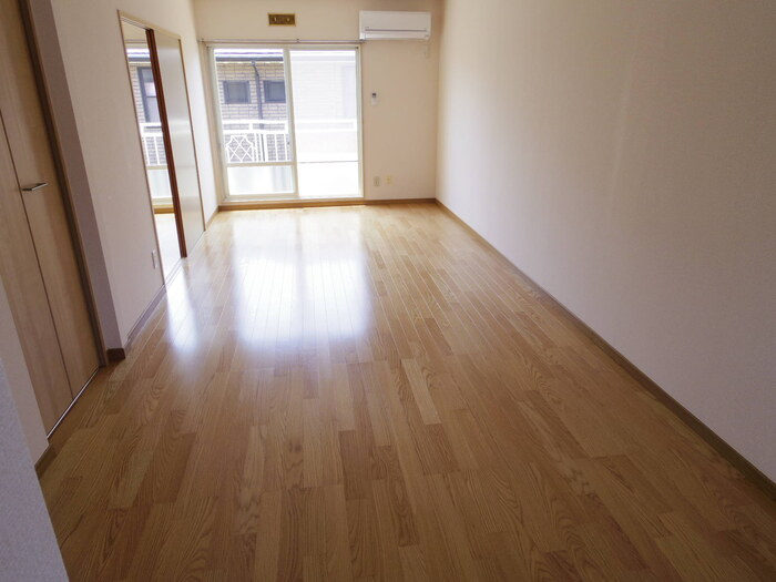 コーポサングリーンの居間・リビング|リビング