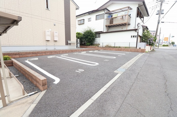 アヴィランスの駐車場|駐車場