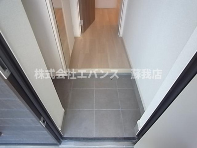 【玄関】 | アルタハイムB | 2025年完成したA棟の写真になります。