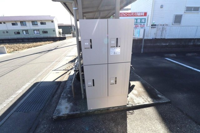 シンフォニーレジデンスのその他共用部分|宅配ボックス