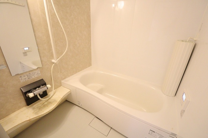 シンフォニーレジデンスの浴室|一坪タイプ浴室（浴室換気乾燥機付き）