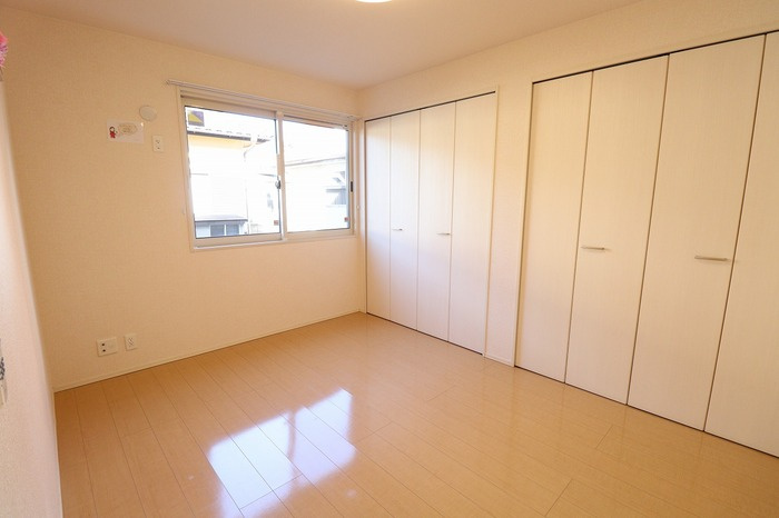 シンフォニーレジデンスの寝室|洋室（ハングバー付き）