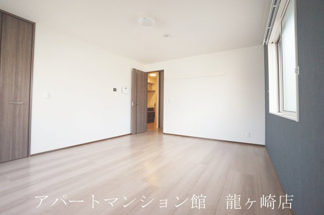 アルジャンの洋室