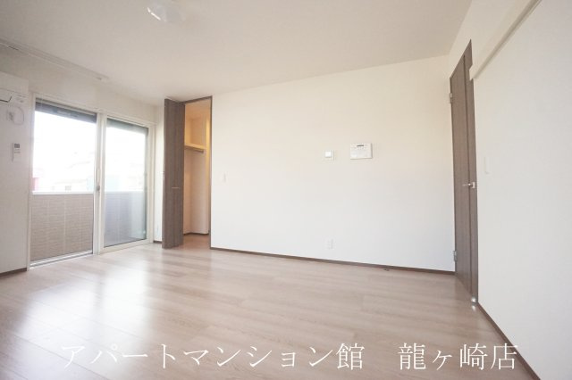 アルジャンの居間・リビング