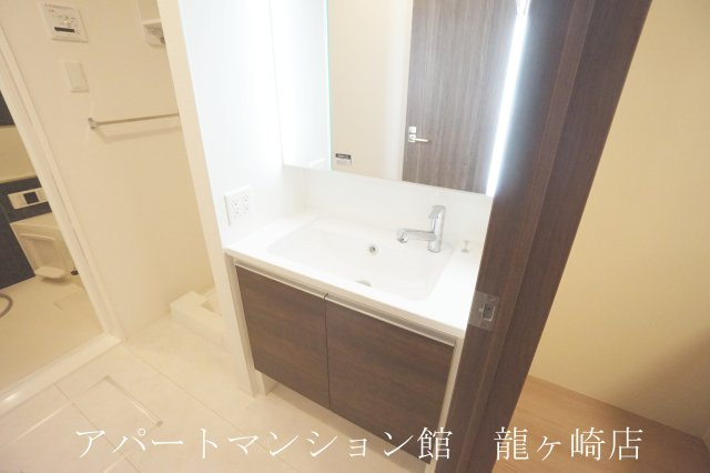 アルジャンの独立洗面台|洗髪洗面化粧台