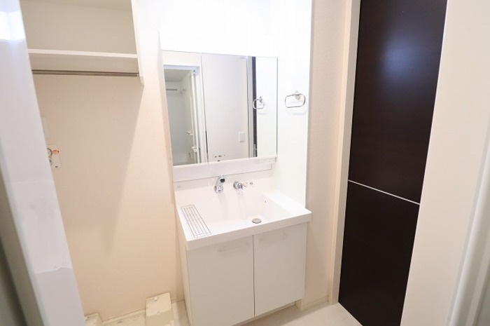 フォレスト サイトの独立洗面台|洗髪洗面化粧台（三面鏡）