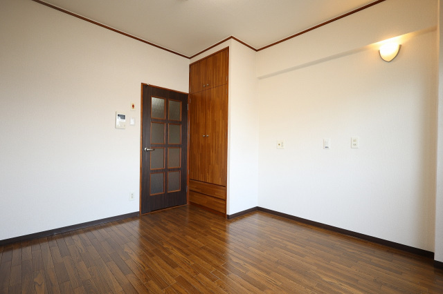 エステート24東雲の洋室|落ち着いた色調の洋室です