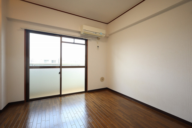 エステート24東雲の洋室|個人の部屋や寝室として使える洋室です