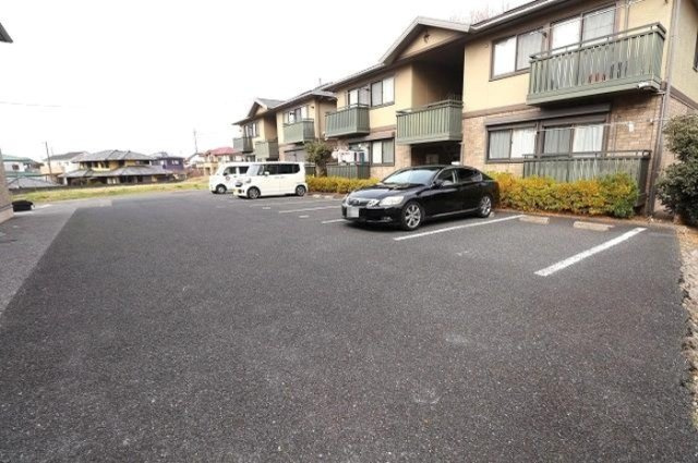 エバーグリーンハイツ Ⅰ･Ⅱの駐車場