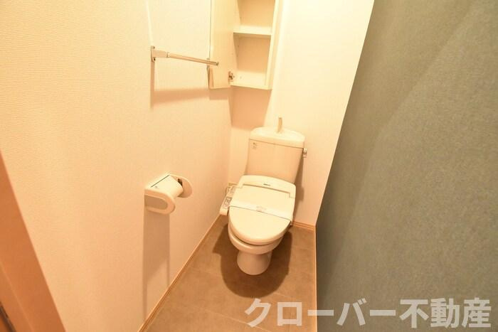 リビングタウン宇多津東 B棟のトイレ|温水洗浄暖房便座