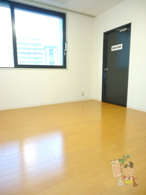 アルバ鹿田町の居間・リビング