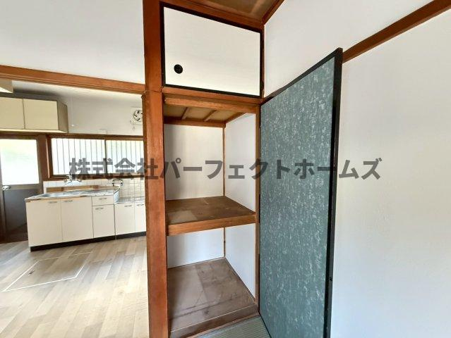 昭栄町テラスハウス　賃貸の収納|たっぷりとした収納スペースです