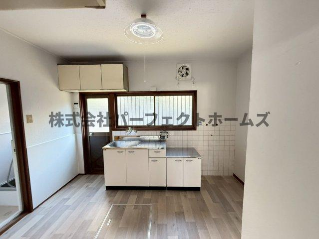 昭栄町テラスハウス　賃貸の居間・リビング|おしゃれな居間です