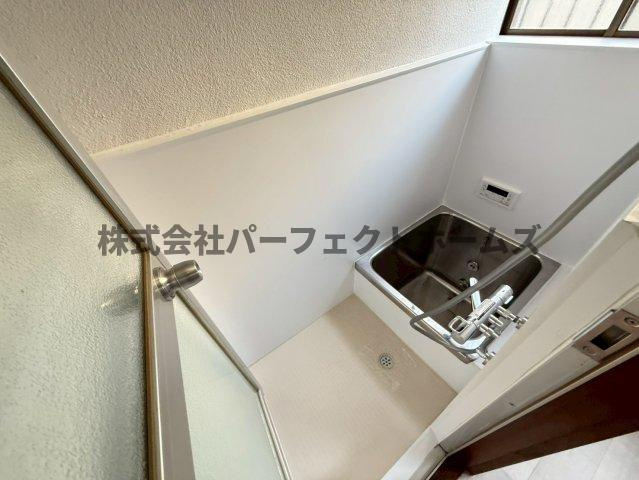 昭栄町テラスハウス　賃貸の浴室|ゆったり過ごせるお風呂です