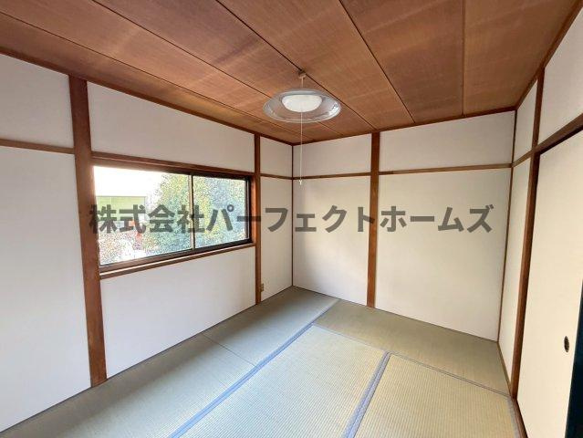 昭栄町テラスハウス　賃貸の和室|きれいな和室です