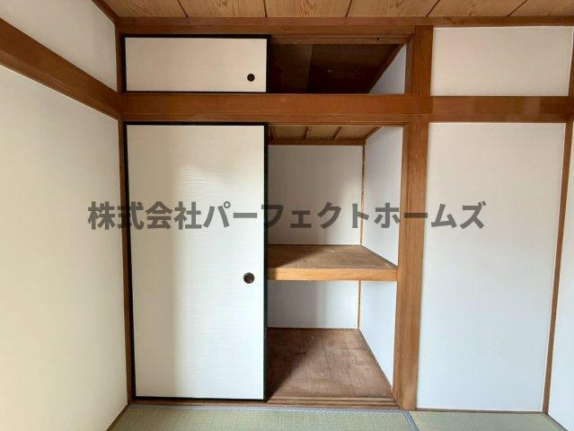 昭栄町テラスハウス　賃貸の収納|たっぷりとした収納スペースです