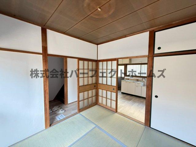 昭栄町テラスハウス　賃貸の和室|来客時にも便利な和室付き