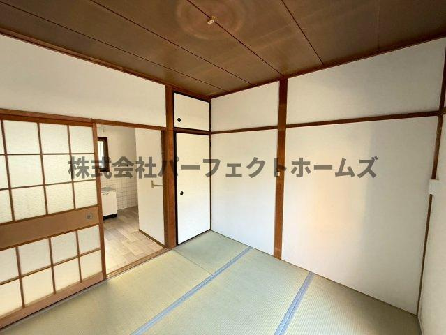 昭栄町テラスハウス　賃貸の和室|趣のある和室です