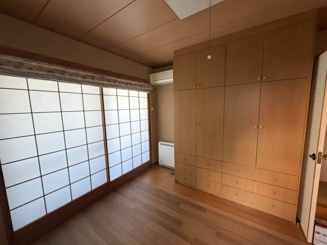美しが丘レジデンスの内装|エアコン、カーテンなどサービス品(残置物)です。