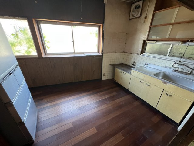 毘舎丸町中古戸建てのキッチン