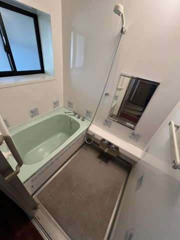 毘舎丸町中古戸建ての浴室