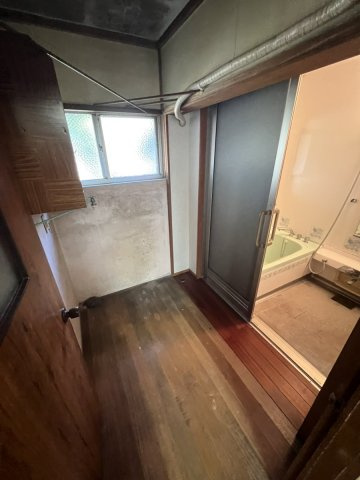 毘舎丸町中古戸建ての脱衣所