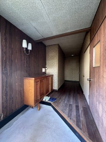 毘舎丸町中古戸建ての玄関