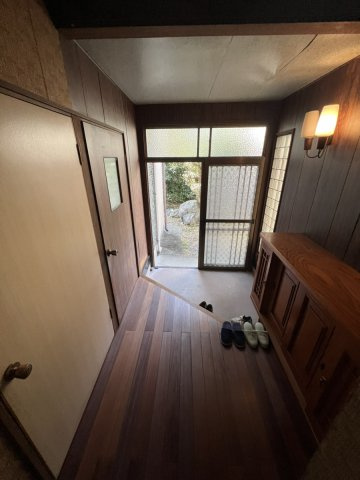 毘舎丸町中古戸建ての玄関