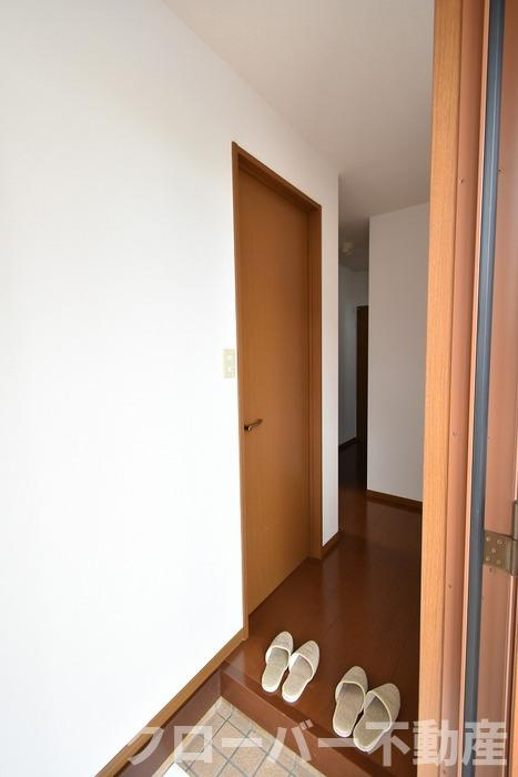 四天ハイツ J棟の玄関|玄関