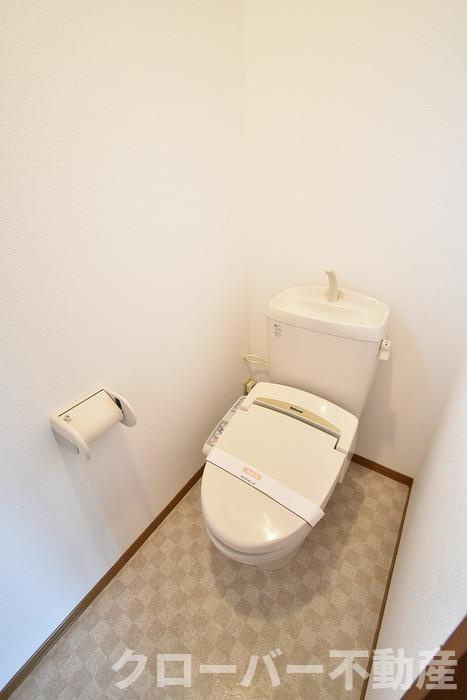 四天ハイツ J棟のトイレ|温水洗浄暖房便座