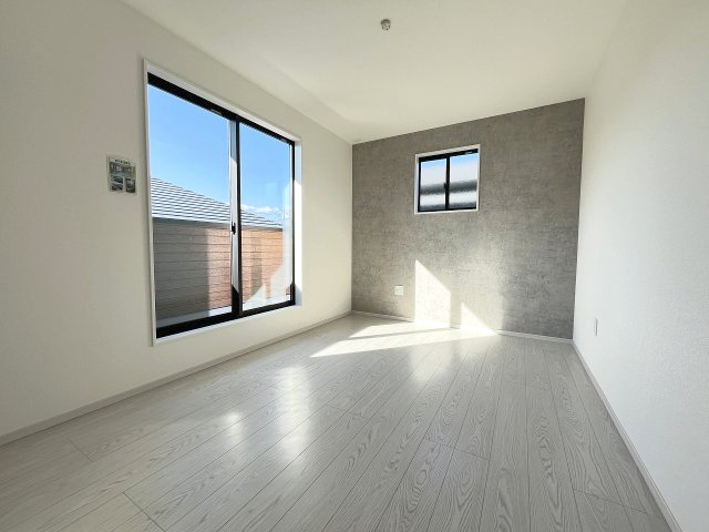 【寝室】 | 福岡市南区中尾1丁目3期　1号棟（全2棟）【仲介手数料無料・0円】 | 現地写真。2階主寝室です。